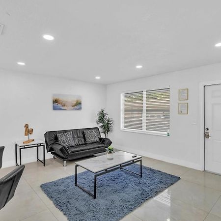 2 Bdrm Modern House Mins From Beach & Casino Hb1 Халландейл-Бич Экстерьер фото