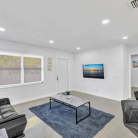 2 Bdrm Modern House Mins From Beach & Casino Hb1 Халландейл-Бич Экстерьер фото