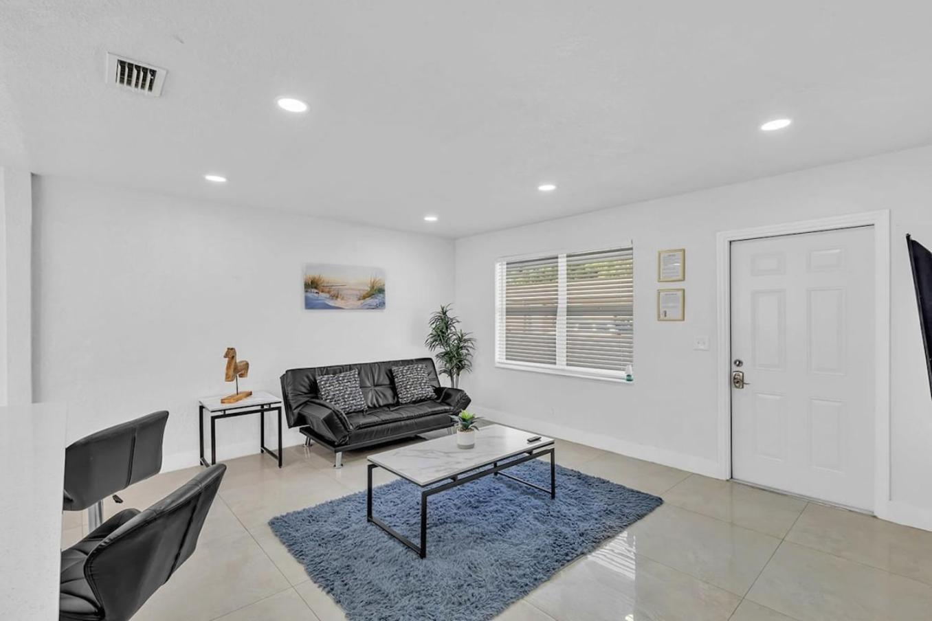2 Bdrm Modern House Mins From Beach & Casino Hb1 Халландейл-Бич Экстерьер фото