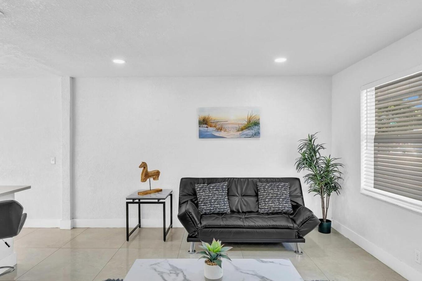 2 Bdrm Modern House Mins From Beach & Casino Hb1 Халландейл-Бич Экстерьер фото