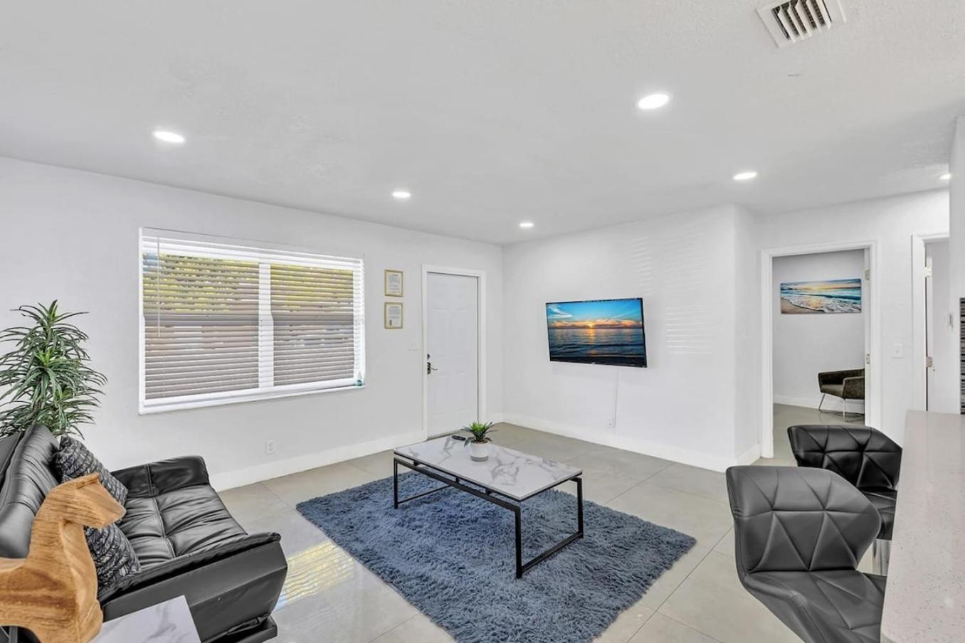 2 Bdrm Modern House Mins From Beach & Casino Hb1 Халландейл-Бич Экстерьер фото