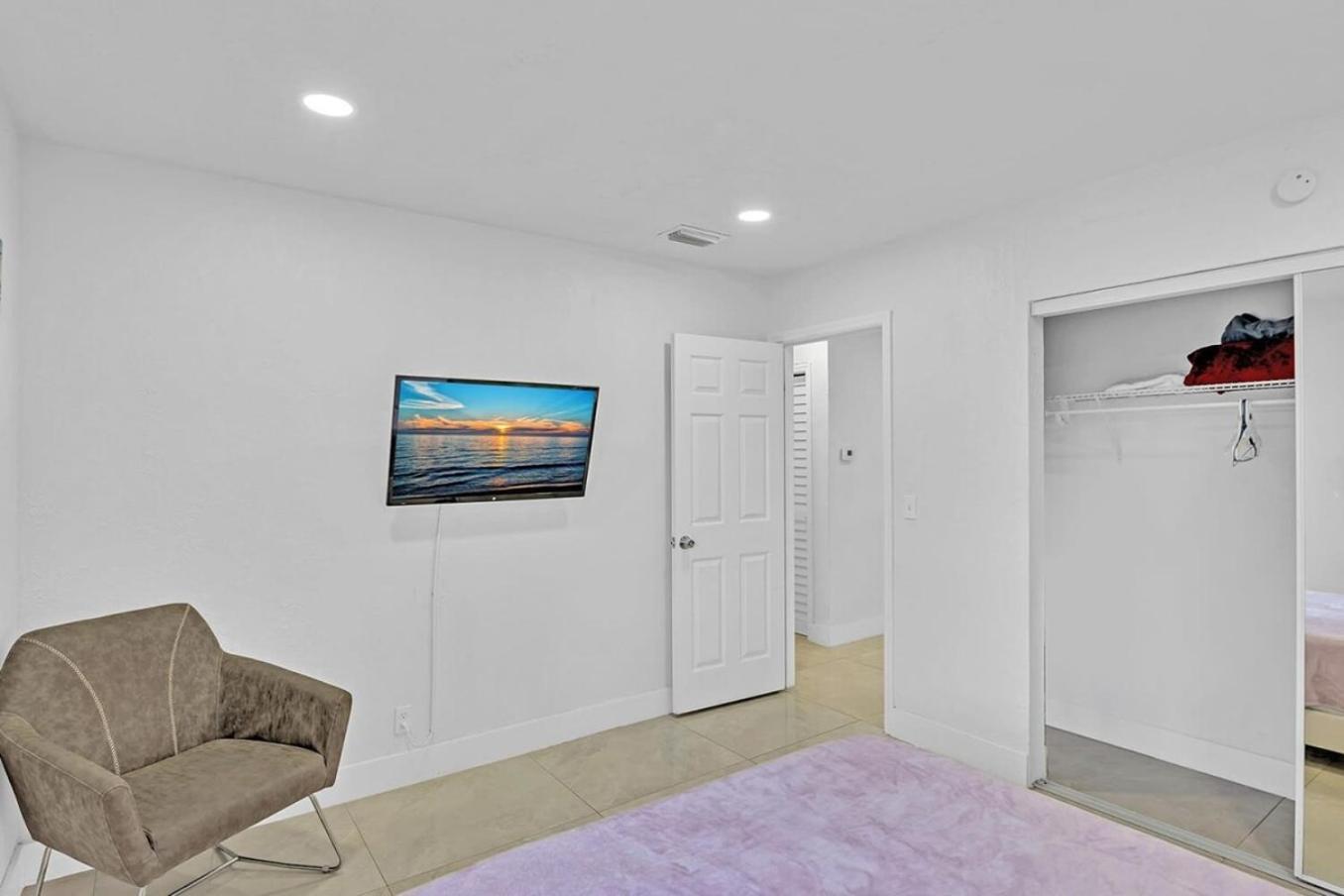 2 Bdrm Modern House Mins From Beach & Casino Hb1 Халландейл-Бич Экстерьер фото