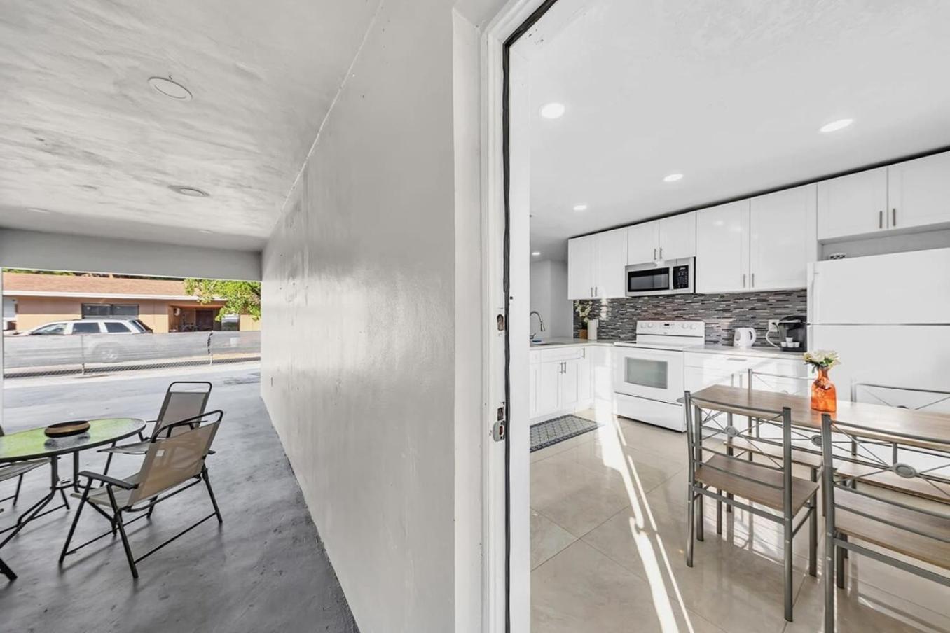 2 Bdrm Modern House Mins From Beach & Casino Hb1 Халландейл-Бич Экстерьер фото